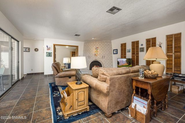 4000 Senna Drive, Las Cruces, NM 88011