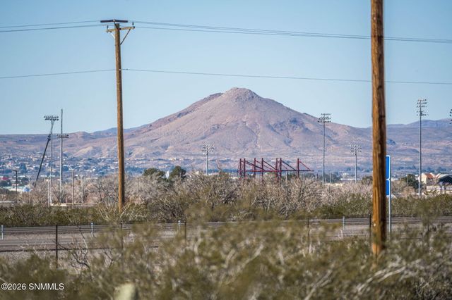 4000 Senna Drive, Las Cruces, NM 88011