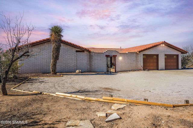 4000 Senna Drive, Las Cruces, NM 88011