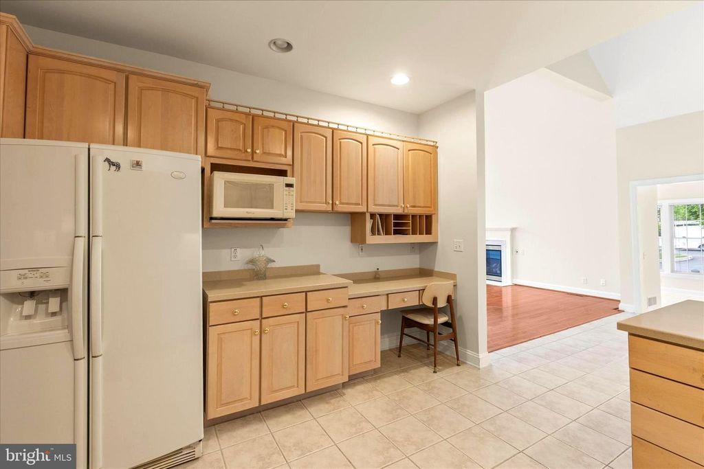 Image 11 of property listing at 1101 TURNBERRY LN, York, PA 17403