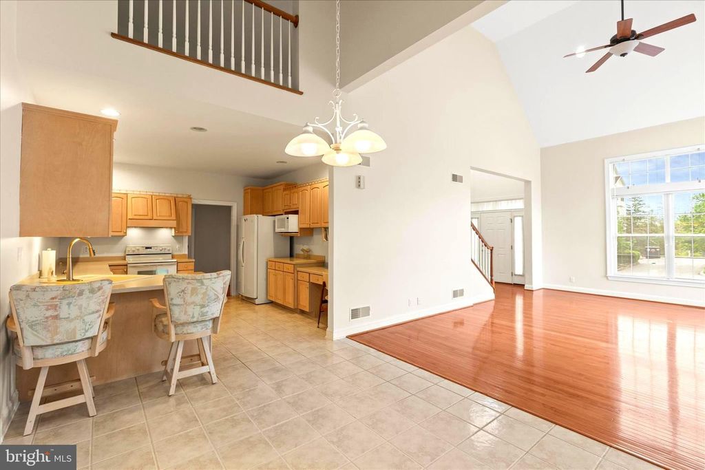 Image 13 of property listing at 1101 TURNBERRY LN, York, PA 17403