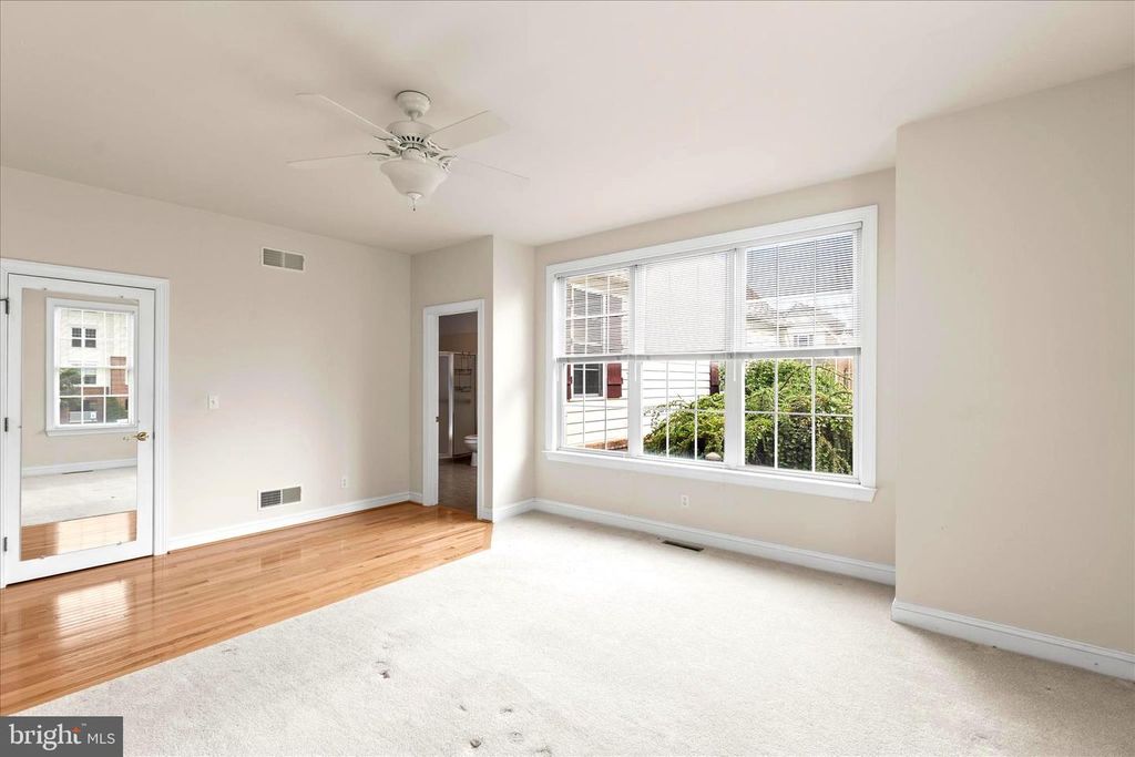 Image 22 of property listing at 1101 TURNBERRY LN, York, PA 17403