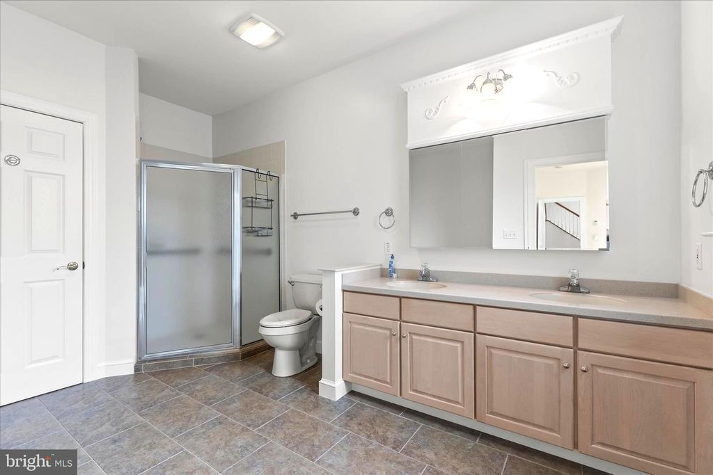 Image 24 of property listing at 1101 TURNBERRY LN, York, PA 17403