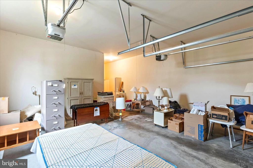 Image 27 of property listing at 1101 TURNBERRY LN, York, PA 17403