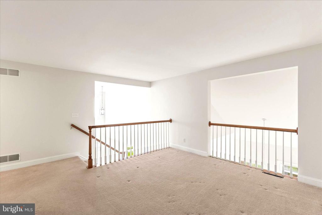 Image 32 of property listing at 1101 TURNBERRY LN, York, PA 17403