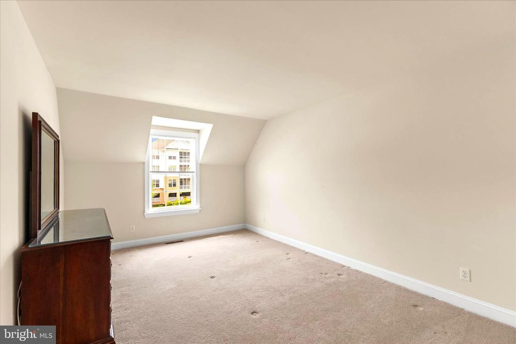 Image 35 of property listing at 1101 TURNBERRY LN, York, PA 17403