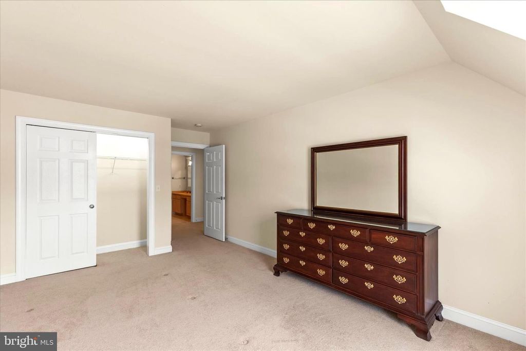 Image 36 of property listing at 1101 TURNBERRY LN, York, PA 17403