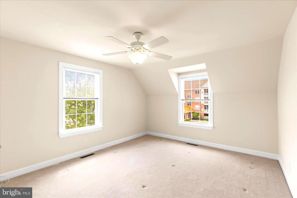 Image 37 of property listing at 1101 TURNBERRY LN, York, PA 17403