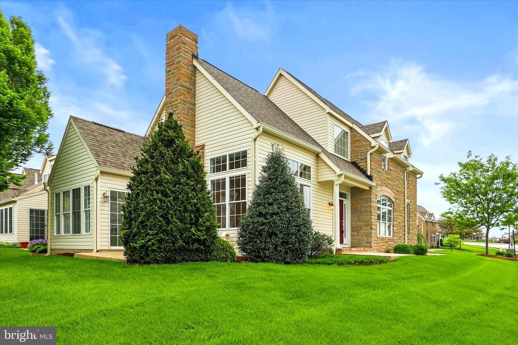 Image 43 of property listing at 1101 TURNBERRY LN, York, PA 17403