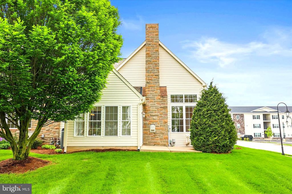 Image 44 of property listing at 1101 TURNBERRY LN, York, PA 17403