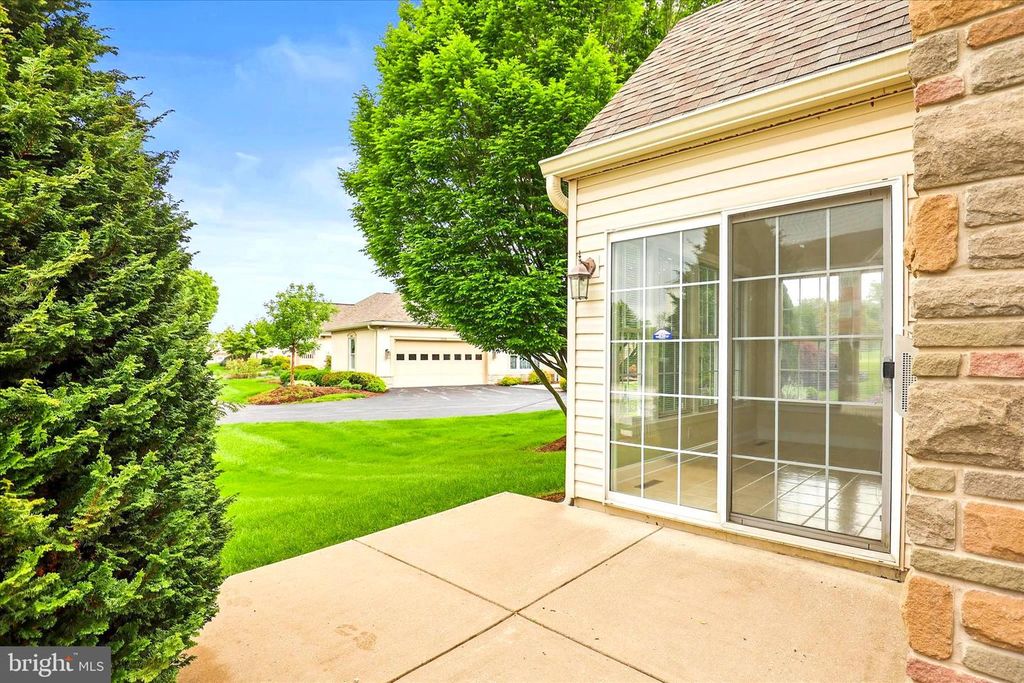 Image 46 of property listing at 1101 TURNBERRY LN, York, PA 17403