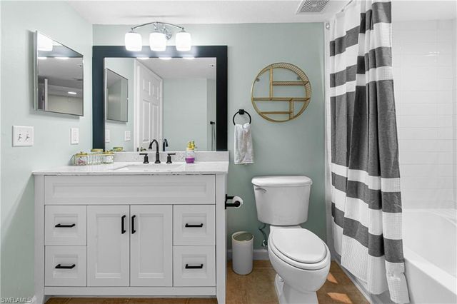 4121 Residence DR 303, Fort Myers, FL 33901