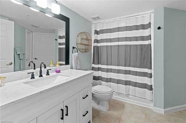 4121 Residence DR 303, Fort Myers, FL 33901