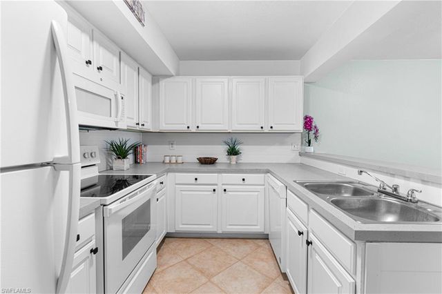 4121 Residence DR 303, Fort Myers, FL 33901