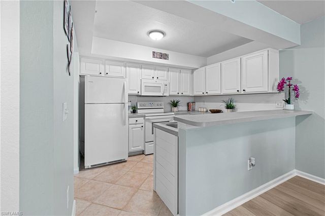 4121 Residence DR 303, Fort Myers, FL 33901