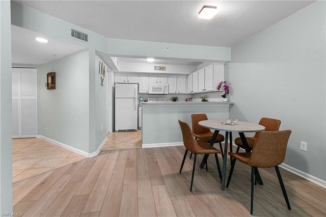 4121 Residence DR 303, Fort Myers, FL 33901