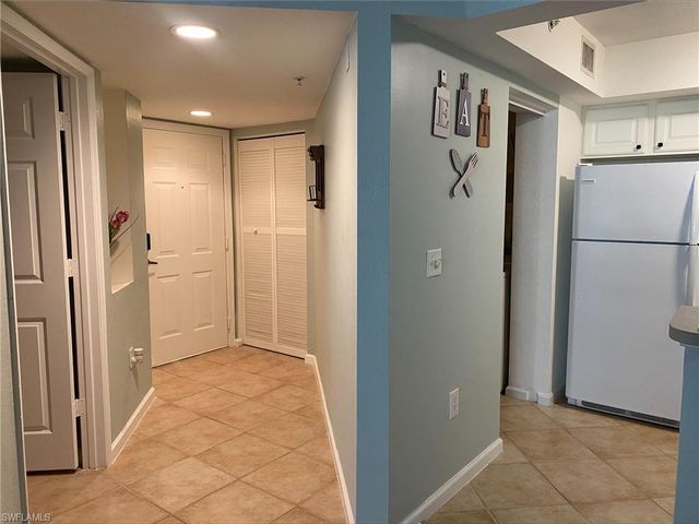 4121 Residence DR 303, Fort Myers, FL 33901