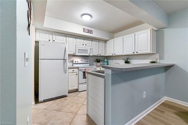 4121 Residence DR 303, Fort Myers, FL 33901