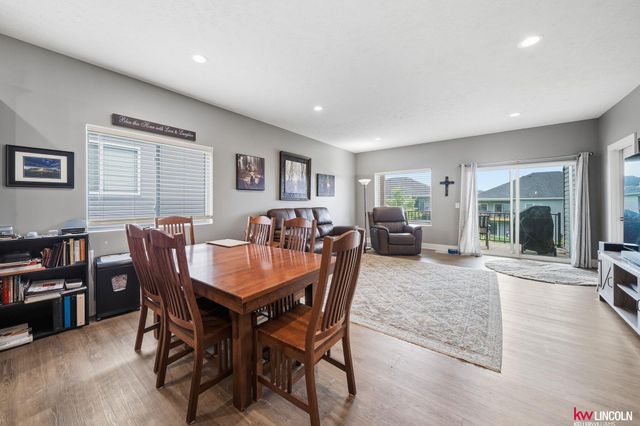 5013 W Hillsboro Drive, Lincoln, NE 68528