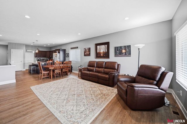 5013 W Hillsboro Drive, Lincoln, NE 68528