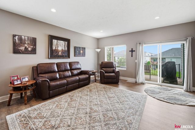 5013 W Hillsboro Drive, Lincoln, NE 68528