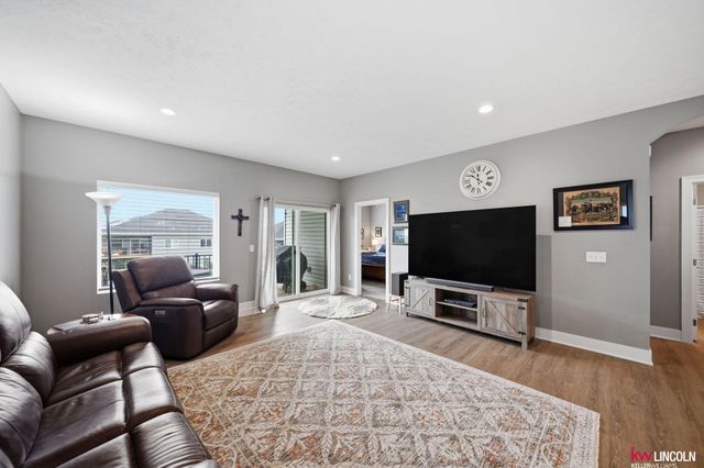 5013 W Hillsboro Drive, Lincoln, NE 68528