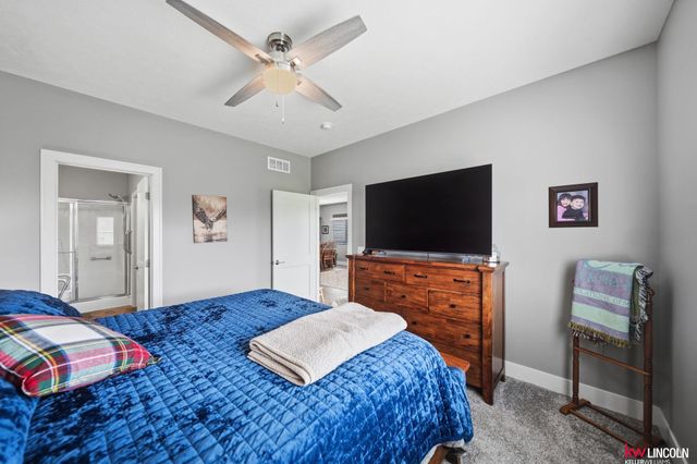 5013 W Hillsboro Drive, Lincoln, NE 68528