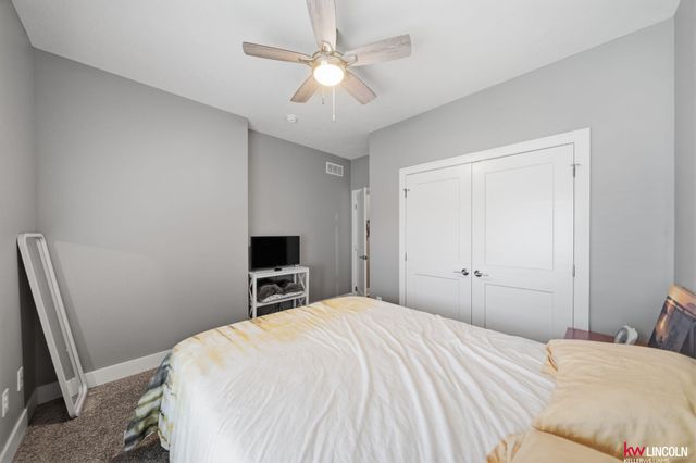 5013 W Hillsboro Drive, Lincoln, NE 68528