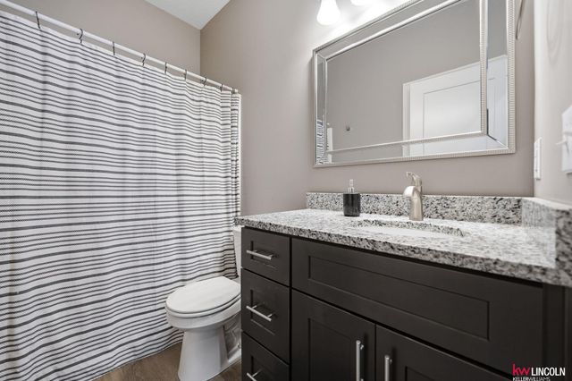 5013 W Hillsboro Drive, Lincoln, NE 68528