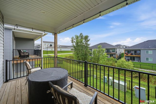 5013 W Hillsboro Drive, Lincoln, NE 68528