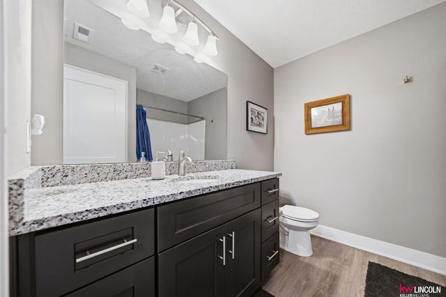 5013 W Hillsboro Drive, Lincoln, NE 68528