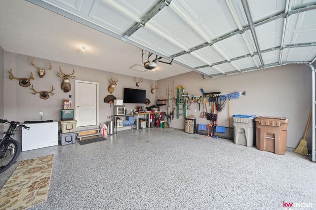 5013 W Hillsboro Drive, Lincoln, NE 68528