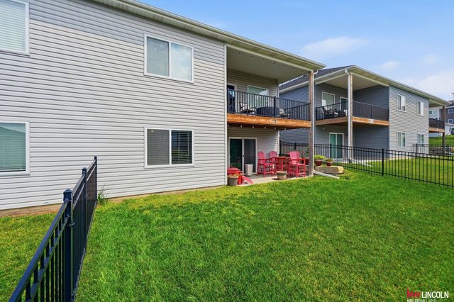 5013 W Hillsboro Drive, Lincoln, NE 68528