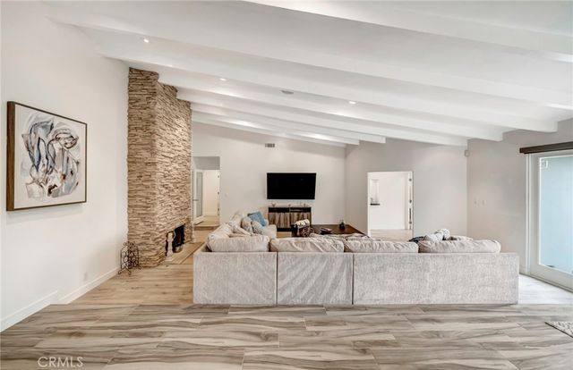 22914 Calvert Street, Woodland Hills, CA 91367