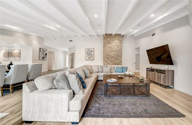 22914 Calvert Street, Woodland Hills, CA 91367