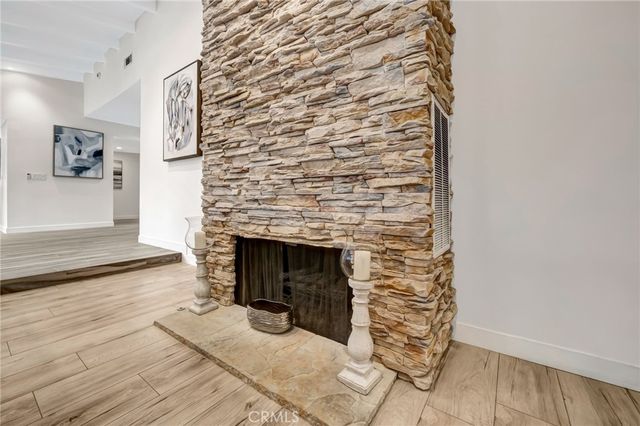 22914 Calvert Street, Woodland Hills, CA 91367