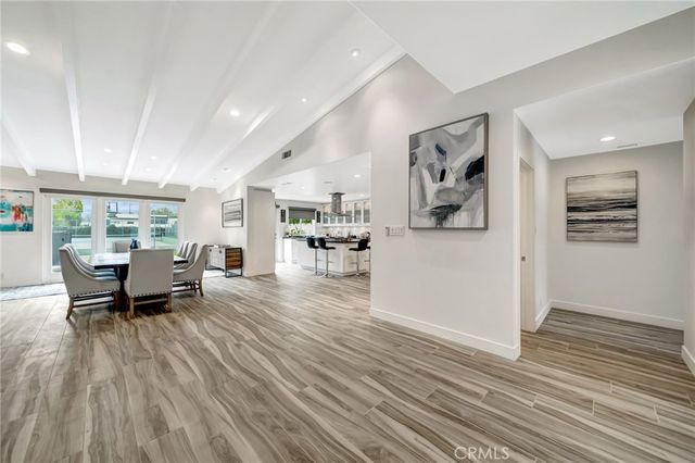 22914 Calvert Street, Woodland Hills, CA 91367