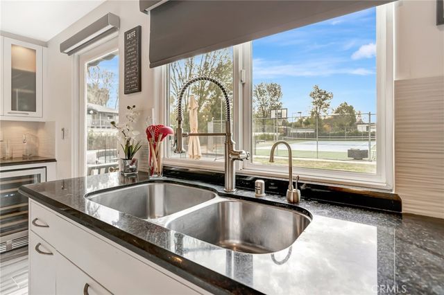 22914 Calvert Street, Woodland Hills, CA 91367
