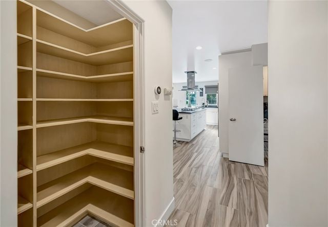 22914 Calvert Street, Woodland Hills, CA 91367
