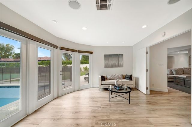 22914 Calvert Street, Woodland Hills, CA 91367