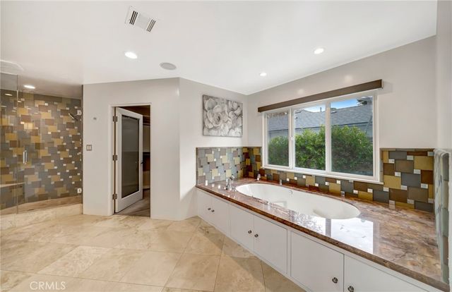 22914 Calvert Street, Woodland Hills, CA 91367