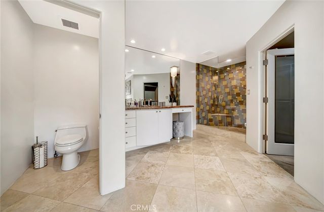 22914 Calvert Street, Woodland Hills, CA 91367