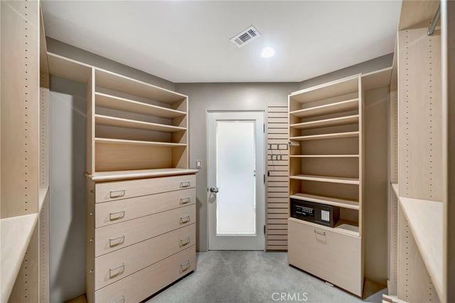 22914 Calvert Street, Woodland Hills, CA 91367