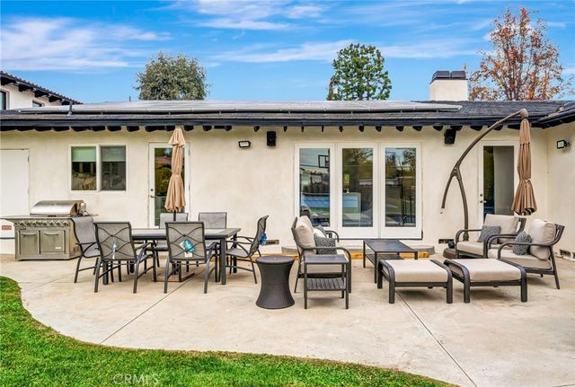 22914 Calvert Street, Woodland Hills, CA 91367