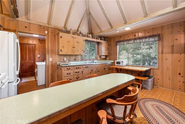 29059 Hook Creek Road, Cedar Glen, CA 92321