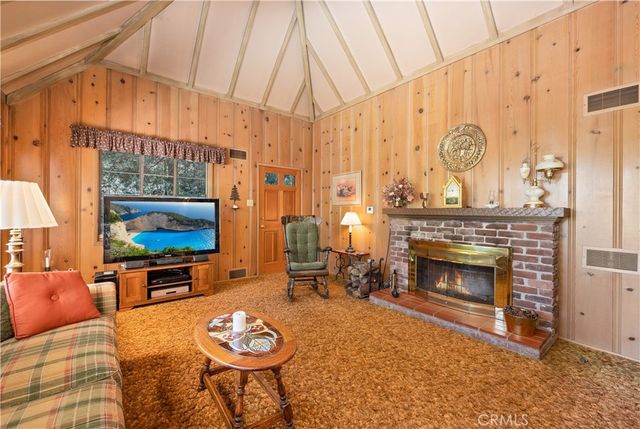 29059 Hook Creek Road, Cedar Glen, CA 92321