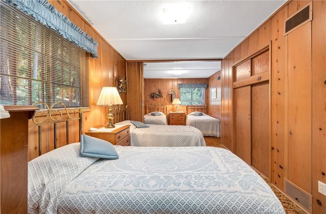 29059 Hook Creek Road, Cedar Glen, CA 92321