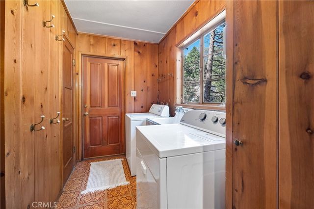 29059 Hook Creek Road, Cedar Glen, CA 92321