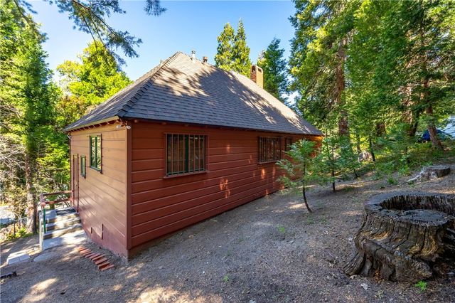 29059 Hook Creek Road, Cedar Glen, CA 92321