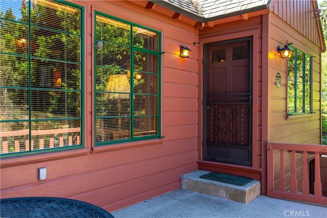 29059 Hook Creek Road, Cedar Glen, CA 92321